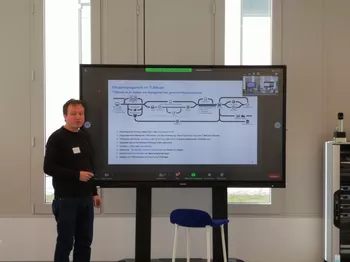 Tagungsfoto mit Sprecher Stephan Günther